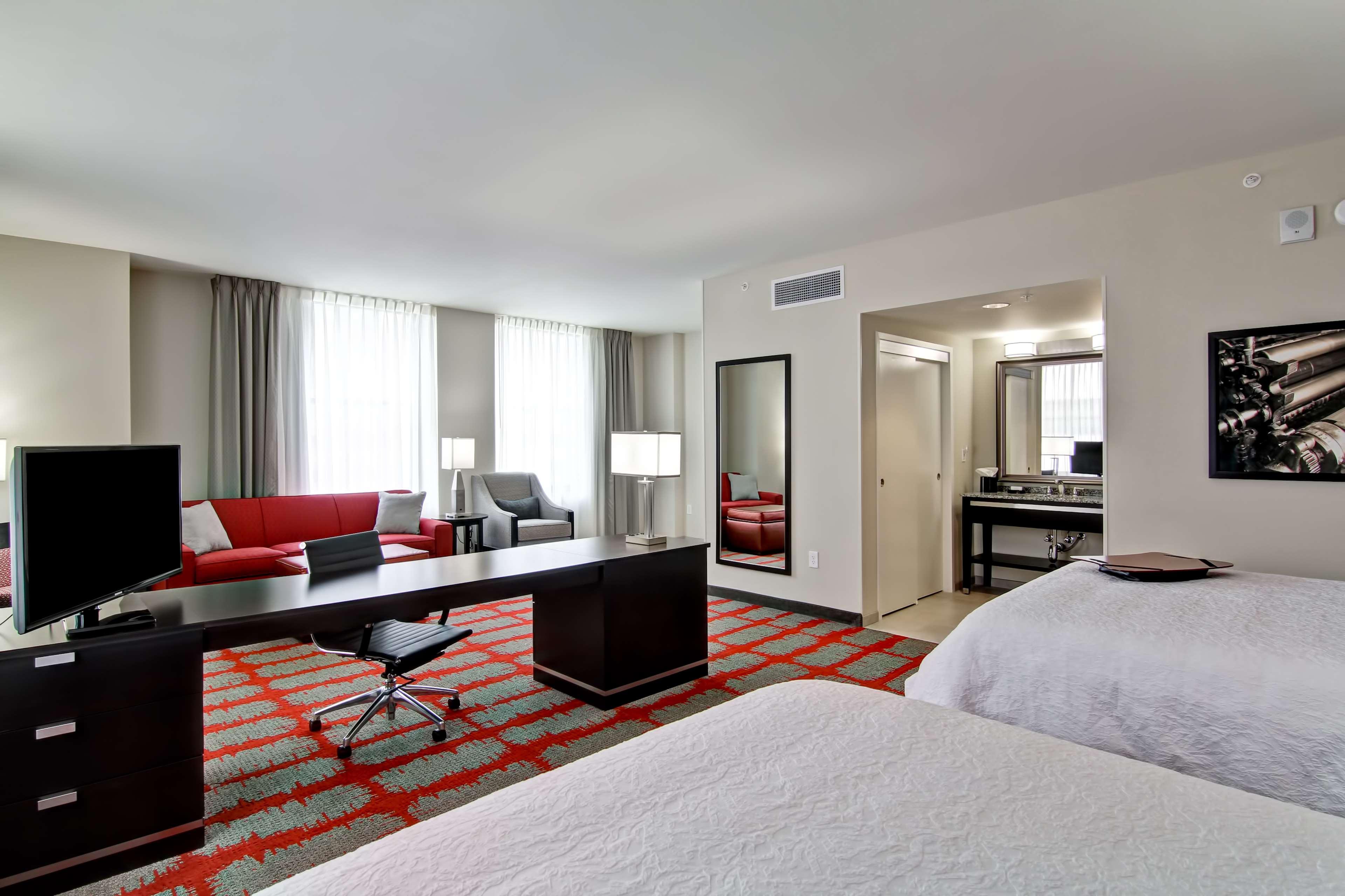 Hampton Inn And Suites Cincinnati - Downtown Bagian luar foto