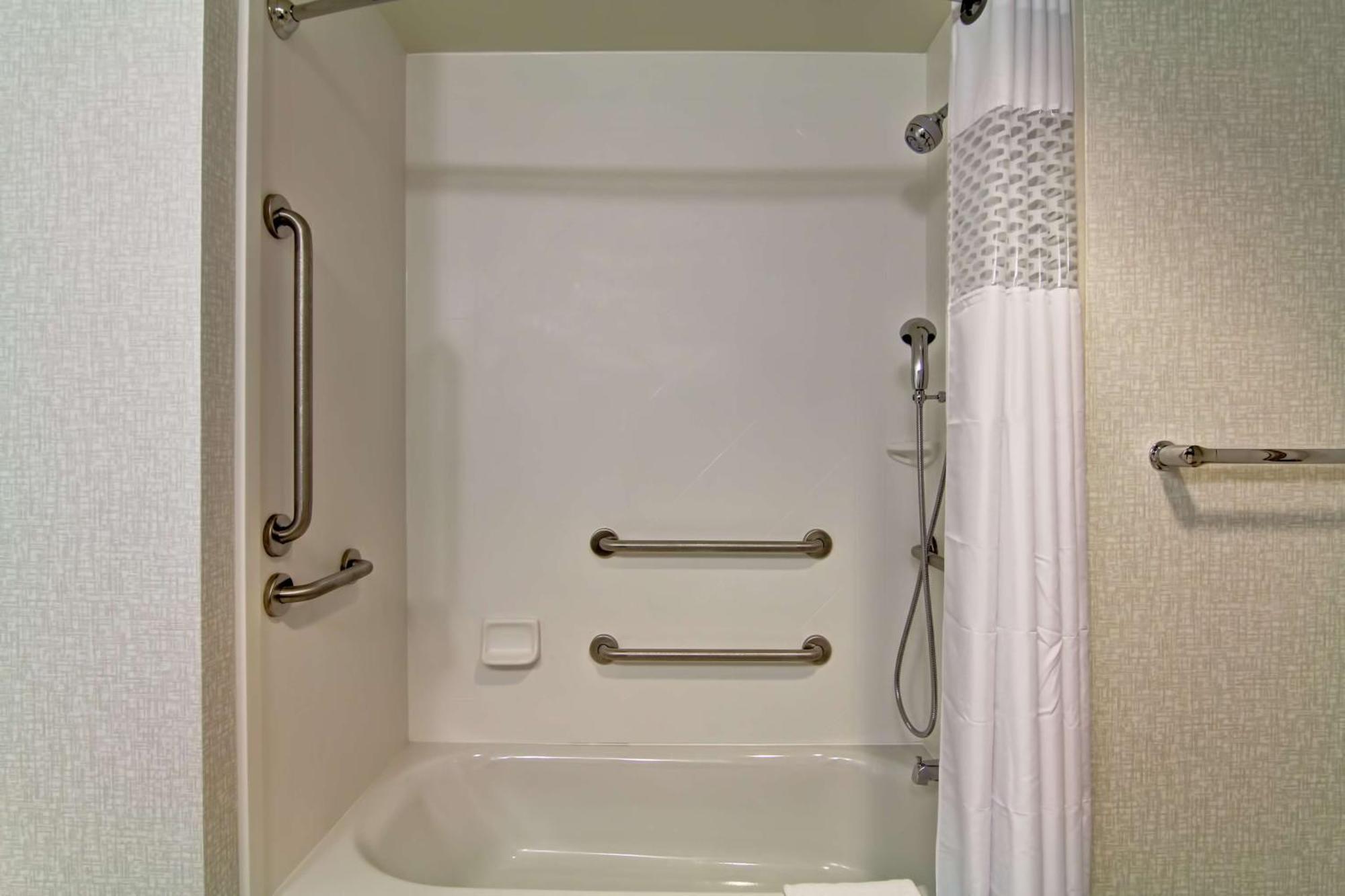 Hampton Inn And Suites Cincinnati - Downtown Bagian luar foto