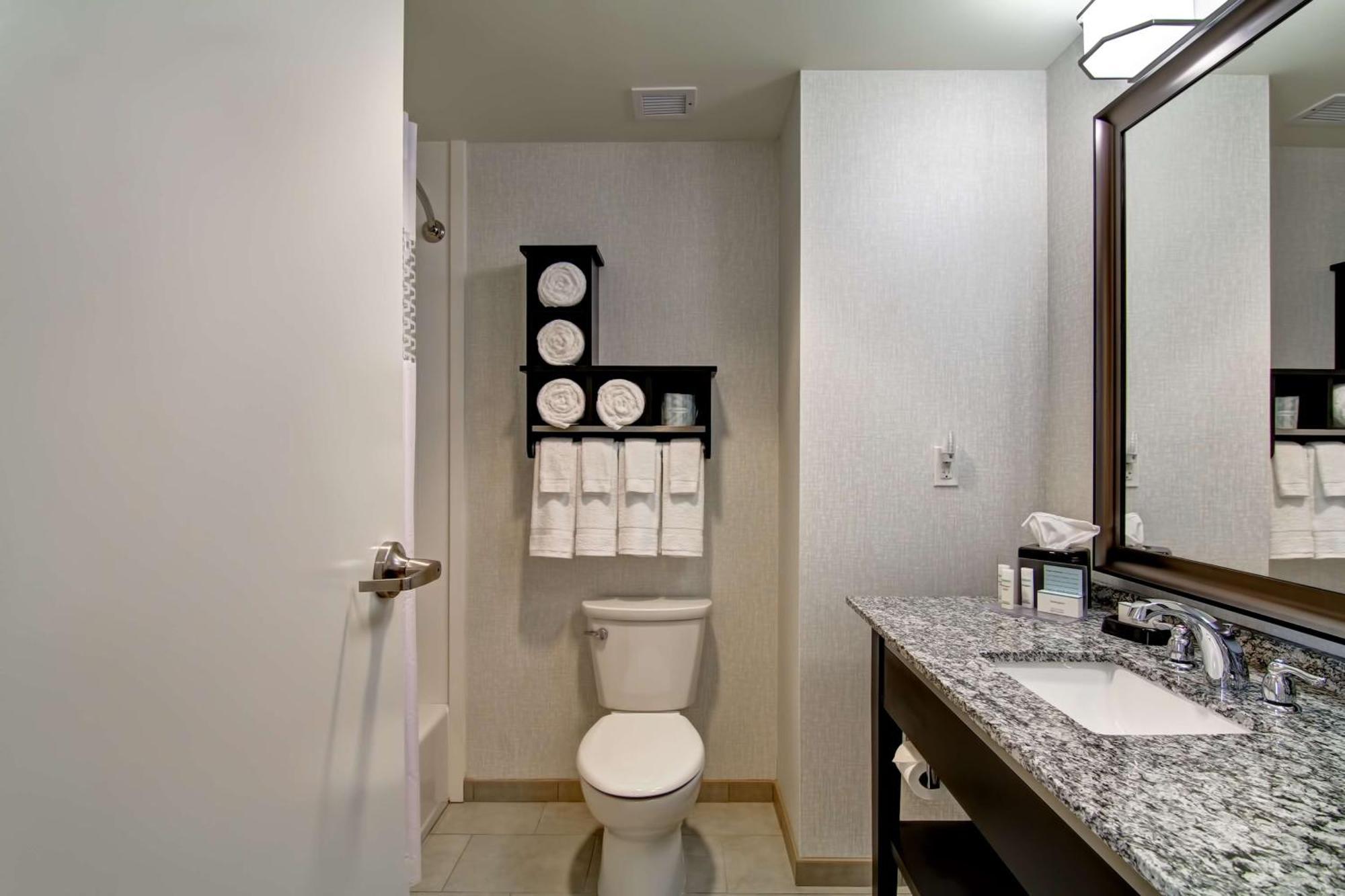 Hampton Inn And Suites Cincinnati - Downtown Bagian luar foto