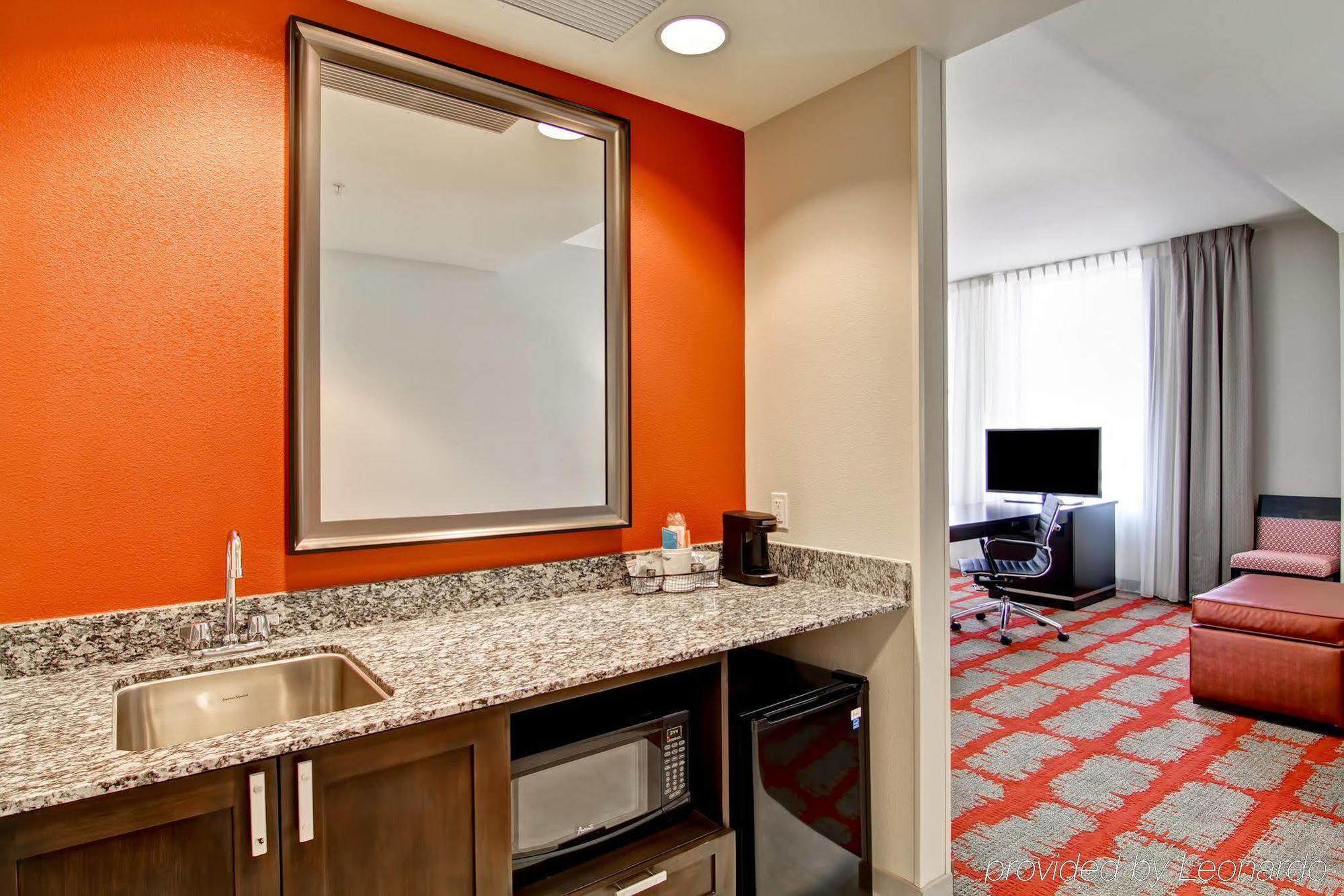 Hampton Inn And Suites Cincinnati - Downtown Bagian luar foto